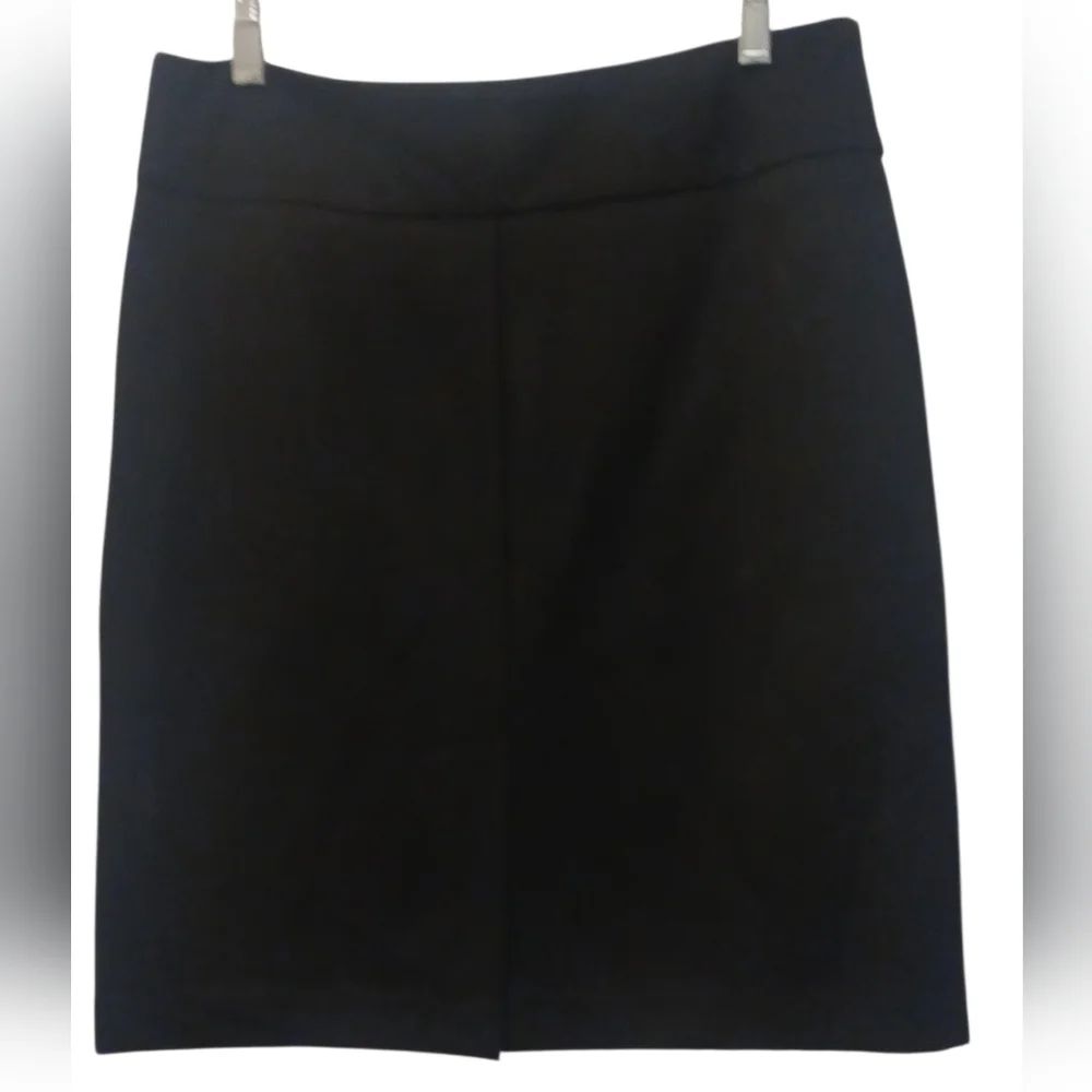 Isaac Mizrahi -NWOT, High Waisted Black Skirt , Large, W/ Stretch, Slit In Back - Picture 4 of 10